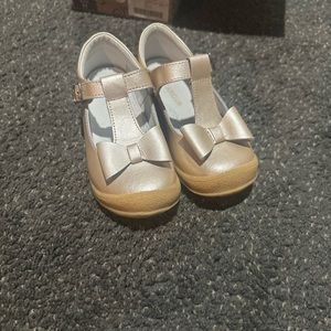EMMA T-STRAP MARY JANE WITH BOW IN CHAMPAGNE